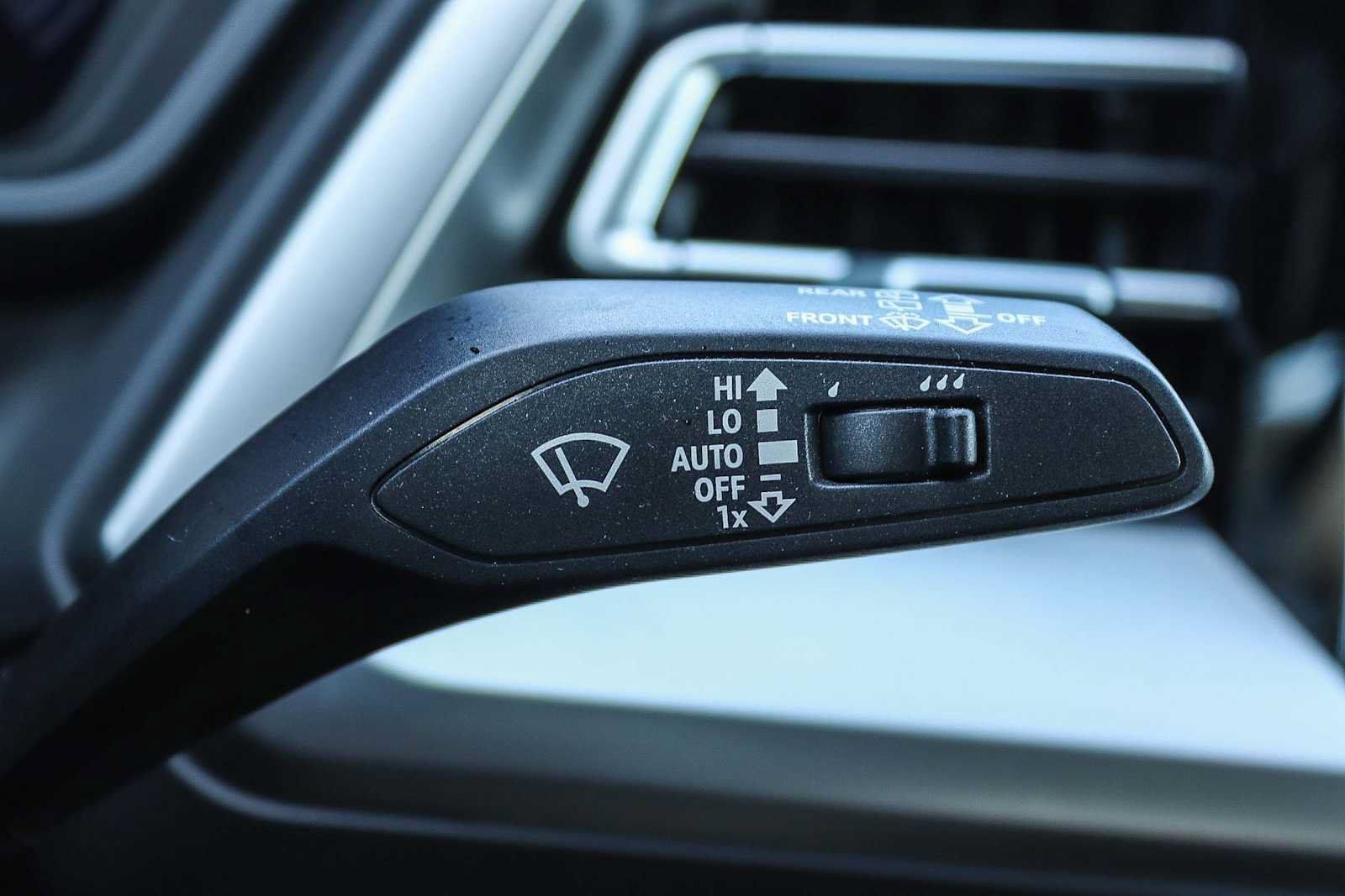 Used 2023 Audi Q4 e-tron Premium Plus w/ Premium Plus RWD image 32