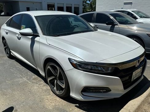 Used 2019 Honda Accord Sport image 2