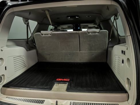 Used 2020 GMC Yukon XL Denali image 8