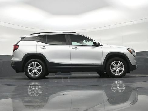 Used 2022 GMC Terrain SLE w/ Driver Convenience Package AWD/4WD image 28