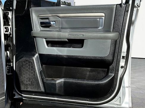 Used 2018 RAM 3500 Big Horn image 19