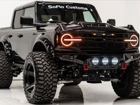 Used 2025 Ford Bronco Pickup image 6