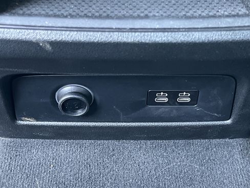 Used 2024 BMW X5 xDrive40i w/ M Sport Package image 23