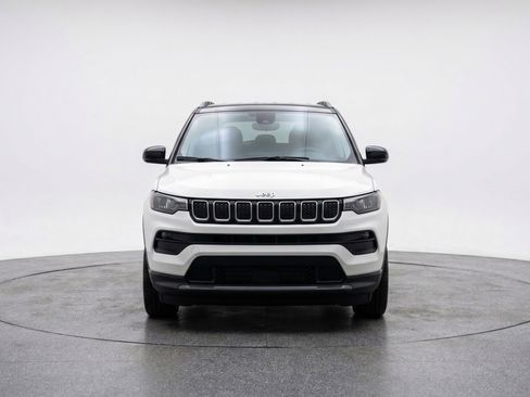 Used 2025 Jeep Compass Limited image 2