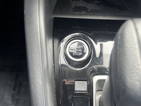 Certified 2025 Nissan Versa SV w/ Trunk Package image 6