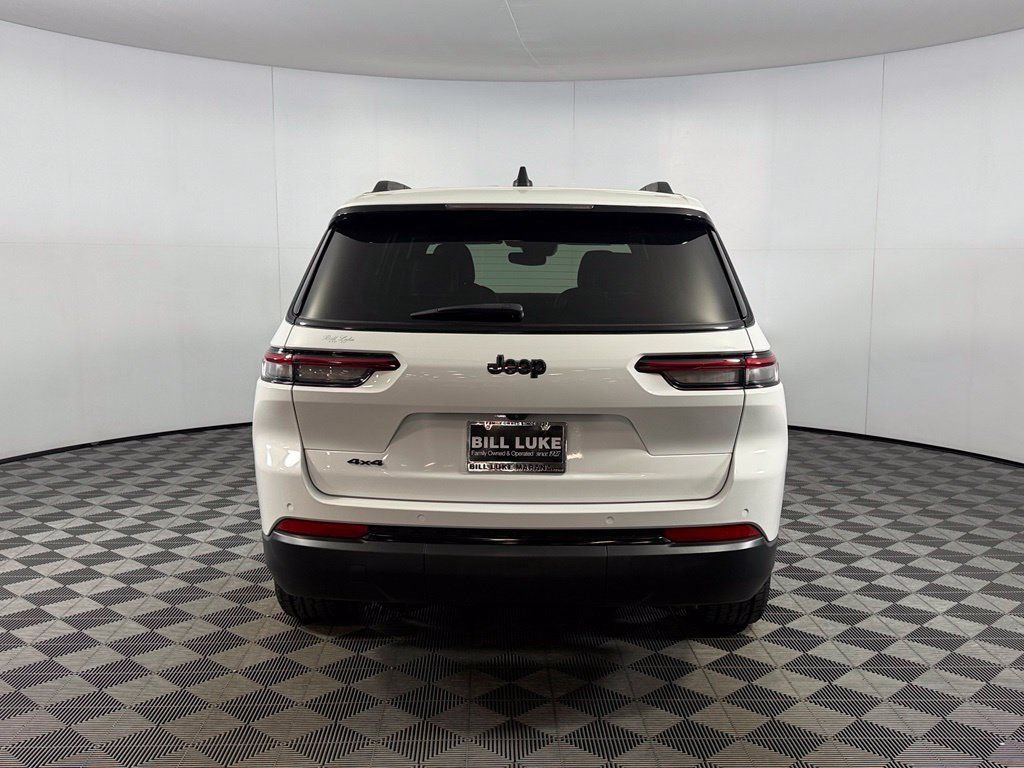 Used 2023 Jeep Grand Cherokee L Laredo AWD/4WD image 9