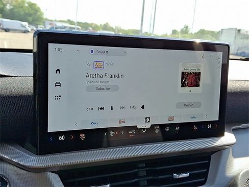 Used 2025 Ford Explorer Active w/ Active Comfort Package image 17