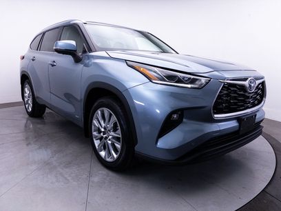 Used 2023 Toyota Highlander Limited