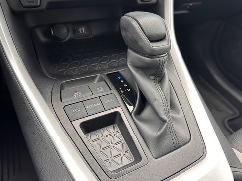 Used 2025 Toyota RAV4 XLE image 24