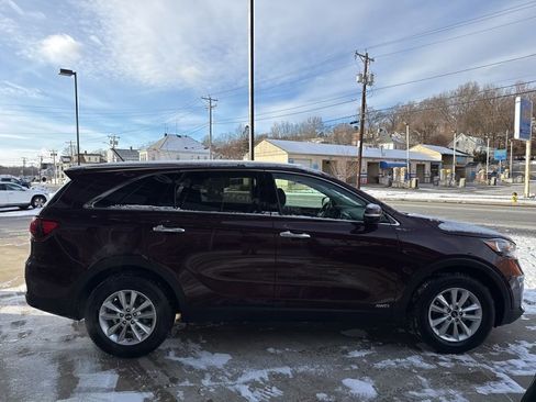 Used 2019 Kia Sorento LX image 11