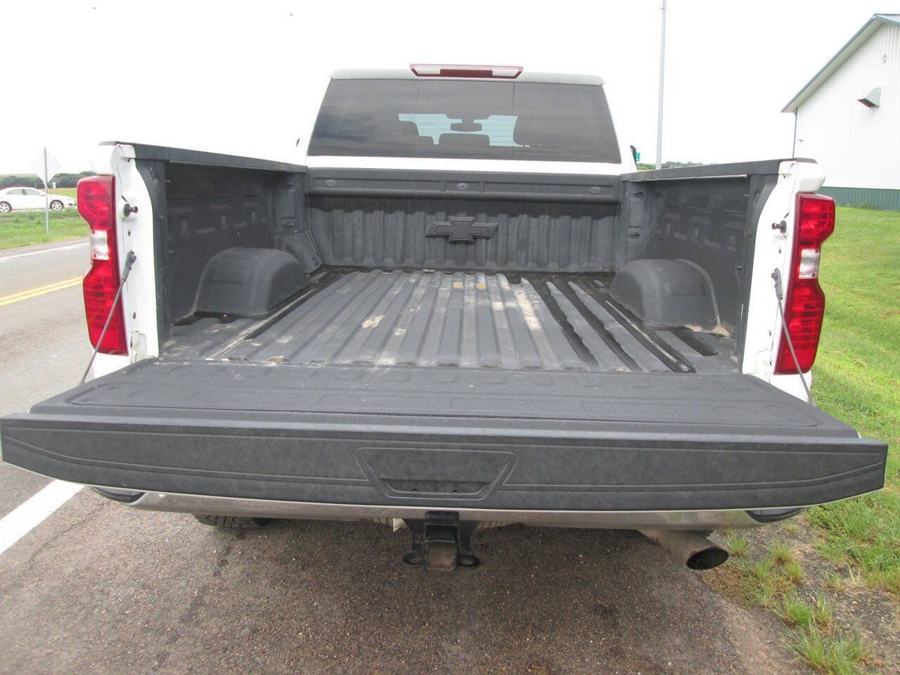Used 2023 Chevrolet Silverado 2500 LT w/ Convenience Package AWD/4WD image 8