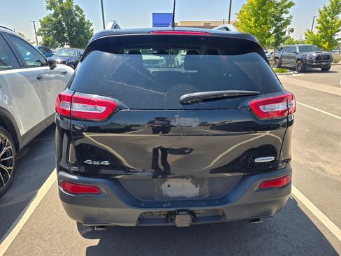 Used 2014 Jeep Cherokee Latitude w/ Cold Weather Group AWD/4WD image 4