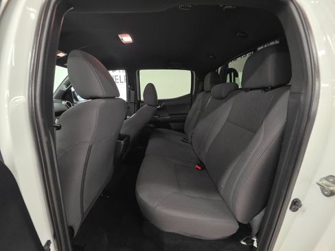 Used 2018 Toyota Tacoma TRD Sport w/ Technology Package AWD/4WD image 20