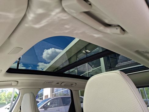Certified 2025 Volvo XC60 T8 Plus w/ Climate Package AWD/4WD image 15