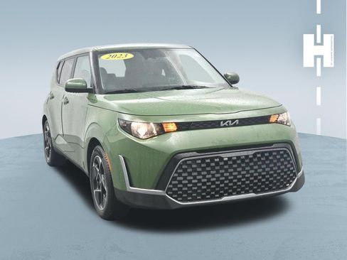 Used 2023 Kia Soul EX FWD image 3