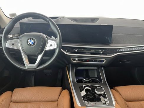 Used 2024 BMW X7 xDrive40i w/ Premium Package image 13