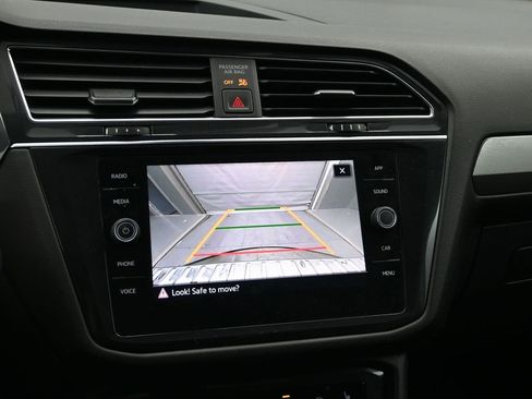 Used 2022 Volkswagen Tiguan SE image 14