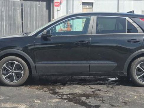 Used 2026 Kia Niro LX FWD image 3