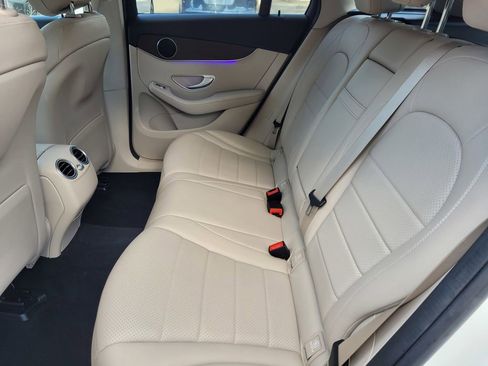 Used 2022 Mercedes-Benz GLC 300 w/ Multimedia Package Lite image 15