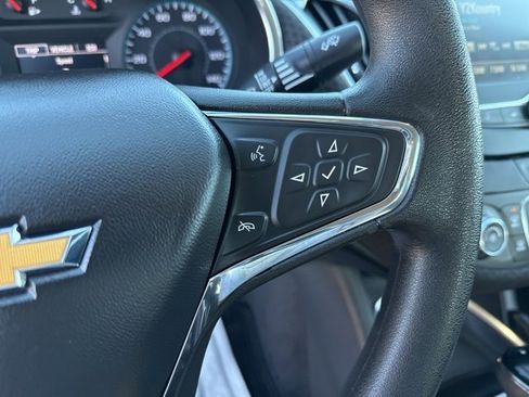 Used 2017 Chevrolet Malibu LT image 22