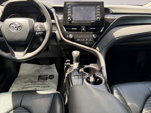 Used 2024 Toyota Camry SE FWD image 11
