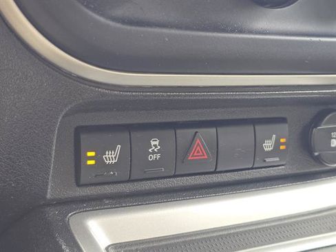Used 2014 Jeep Compass Latitude FWD image 18
