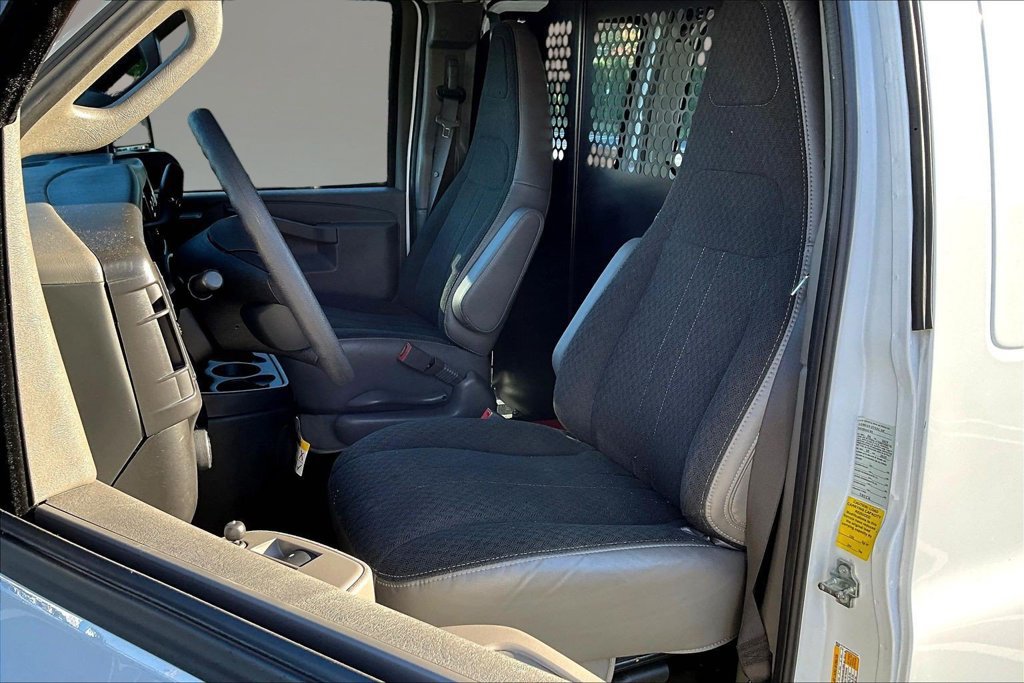 Used 2025 GMC Savana 2500 w/ Driver Convenience Package RWD image 18