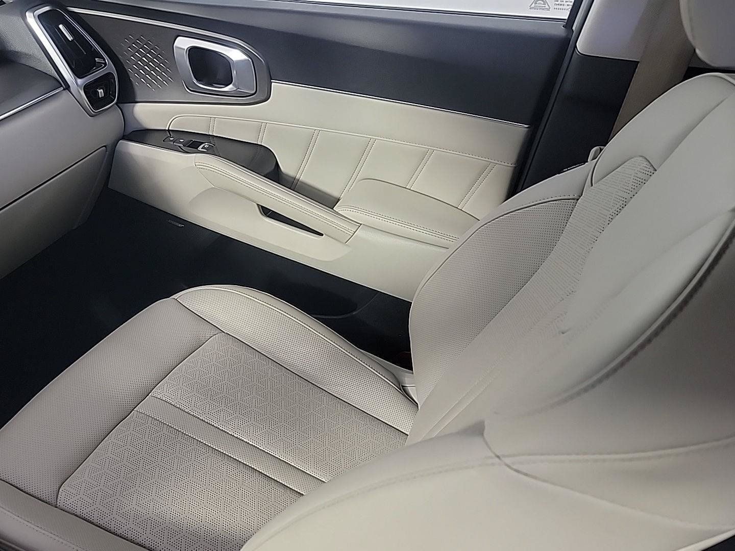 Certified 2023 Kia Sorento SX Prestige AWD/4WD image 23
