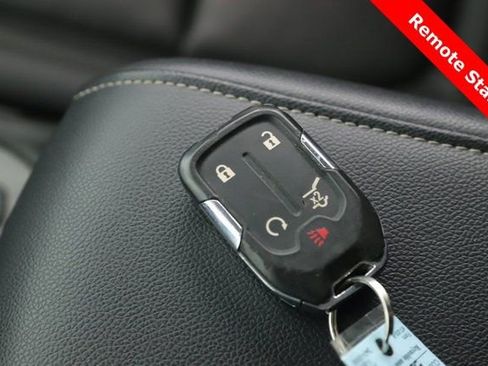 Used 2023 GMC Acadia SLT image 3