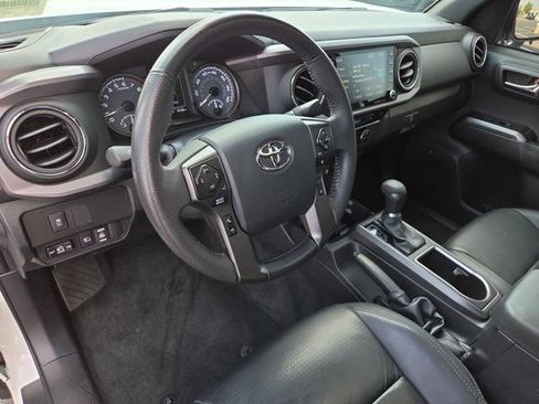Used 2023 Toyota Tacoma TRD Off-Road w/ TRD Premium Off Road Package AWD/4WD image 9