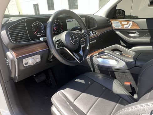 Certified 2025 Mercedes-Benz GLE 350 4MATIC w/ AMG Line Exterior image 17