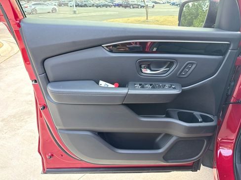 Certified 2025 Honda Pilot EX-L image 13