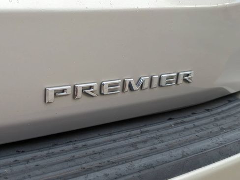 Used 2021 Chevrolet Tahoe Premier w/ Premium Package RWD image 6