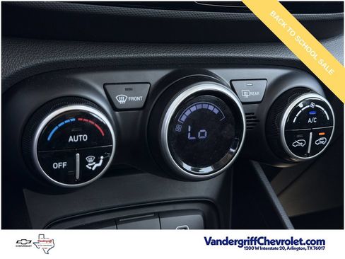 Used 2025 Hyundai Venue SEL FWD image 19