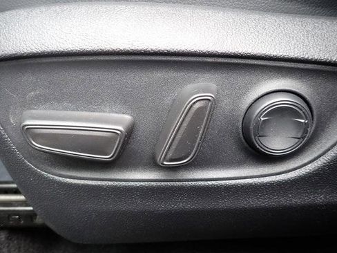 Certified 2023 Toyota Highlander XSE image 23