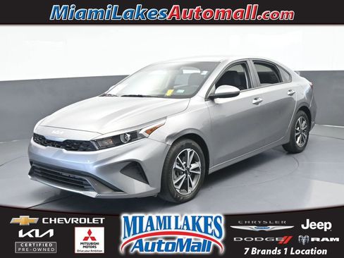 Used 2023 Kia Forte LXS image 1