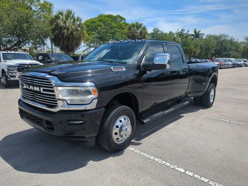 Used 2024 RAM 3500 Laramie w/ Towing Technology Group AWD/4WD image 10