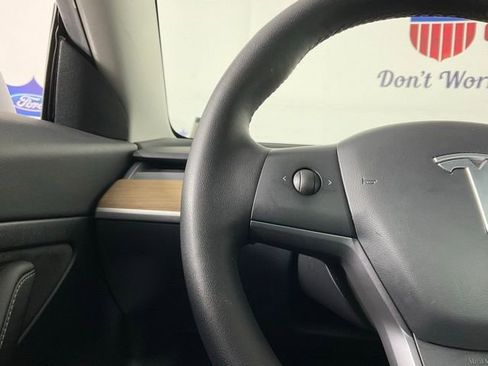 Used 2020 Tesla Model 3 Standard Range image 24