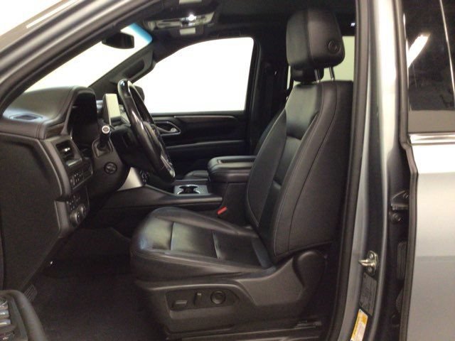 Used 2022 Chevrolet Suburban LT w/ LT Signature Plus Package AWD/4WD image 12