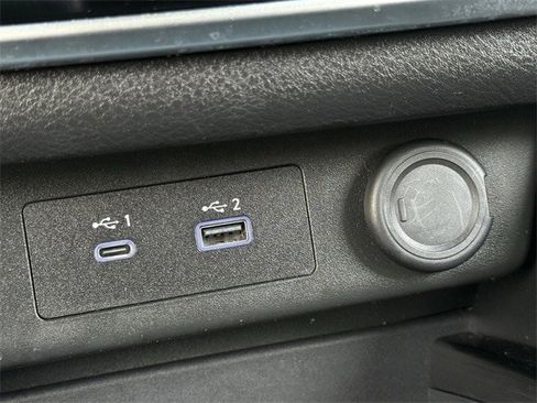 Used 2023 Nissan Rogue S image 21