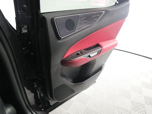 Used 2025 Lexus NX 250 250 Premium 4D Sport Utility w/ Accessory Package (2T) image 17