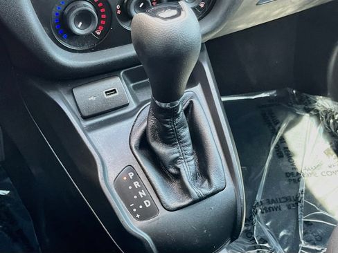 Used 2022 RAM ProMaster City Tradesman FWD image 16
