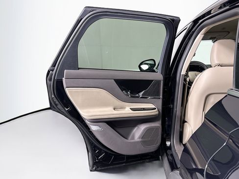 Used 2022 Lincoln Corsair Standard w/ Equipment Group 101A image 26