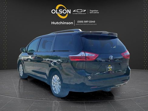 Used 2017 Toyota Sienna XLE w/ XLE Navigation Package AWD/4WD image 6