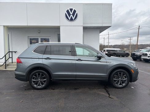 Used 2022 Volkswagen Tiguan SE image 3