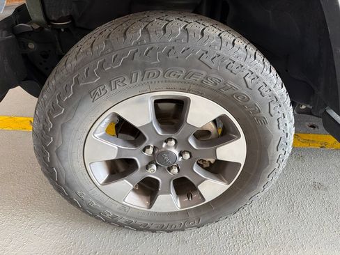 Used 2020 Jeep Wrangler Unlimited Sahara AWD/4WD image 5