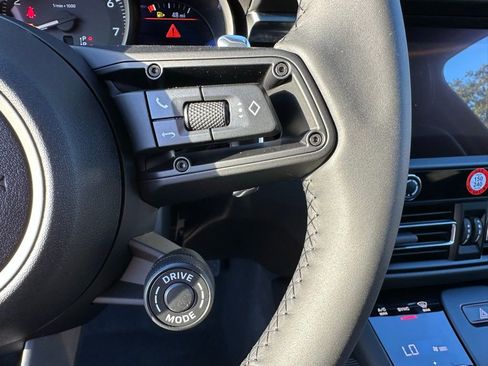 Used 2026 Porsche Macan image 15