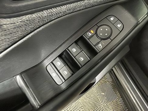 Used 2023 Nissan Rogue FWD image 10