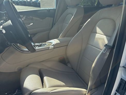 Used 2019 Mercedes-Benz GLC 300 image 10