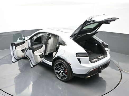 New 2025 Porsche Macan Turbo Electric image 34